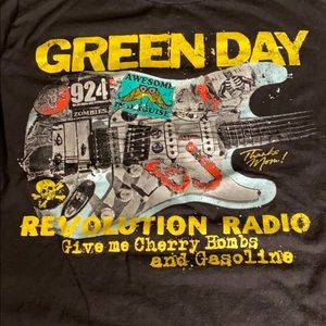 Green Day revolution radio band tee shirt XS
